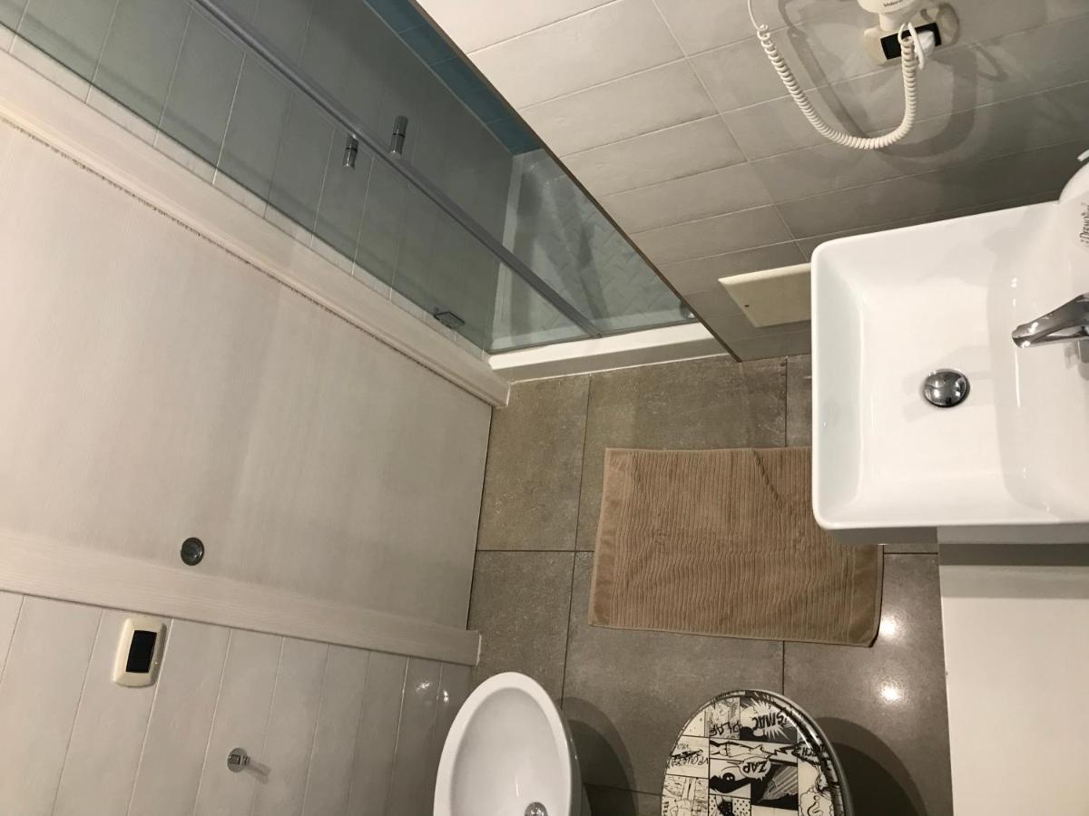 Quadruple Room Private Bathroom