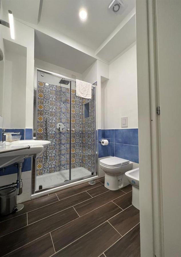 Double Room,1323356782:JPEG
