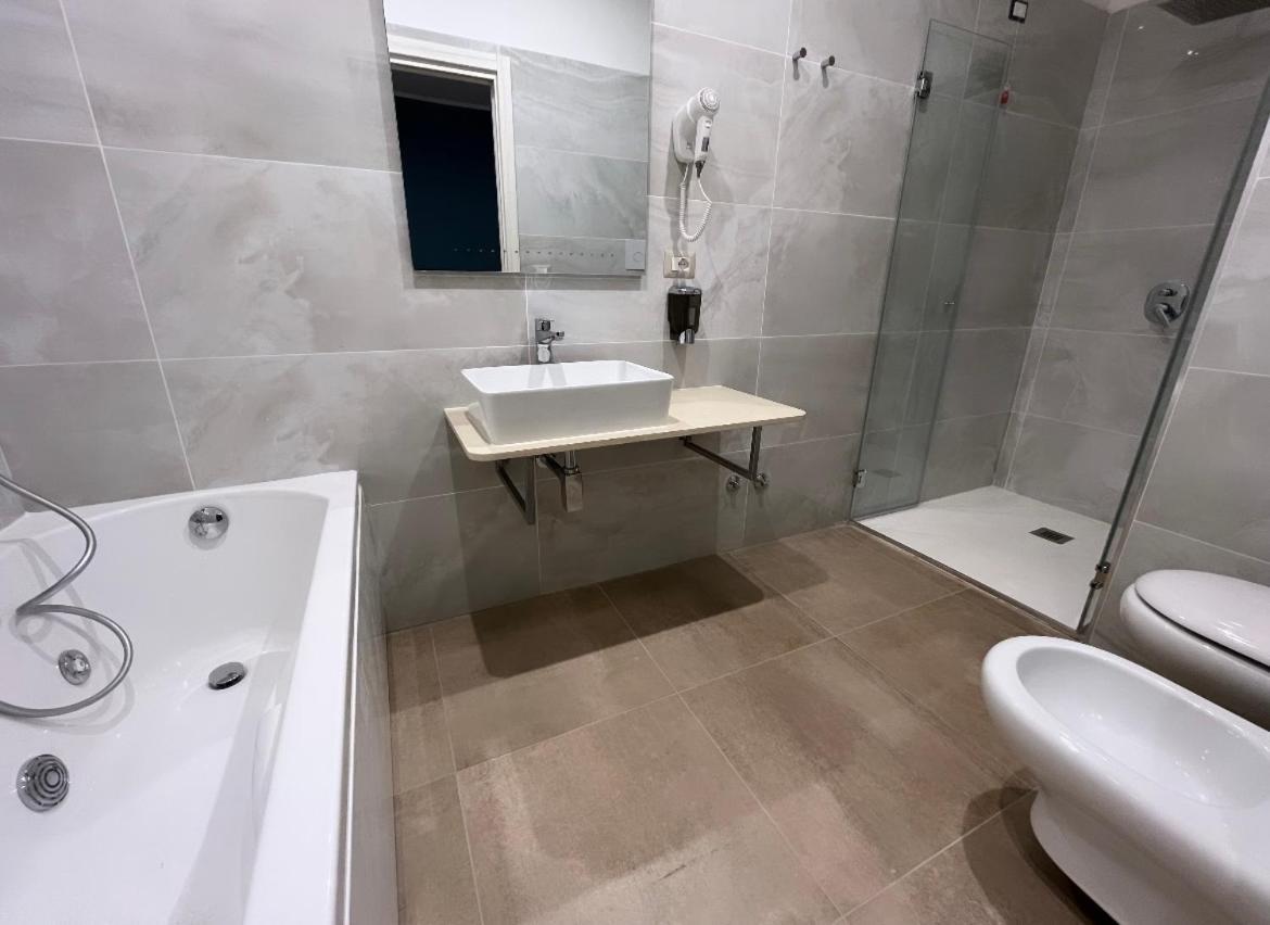 Deluxe Double or Twin Room with Spa Bath