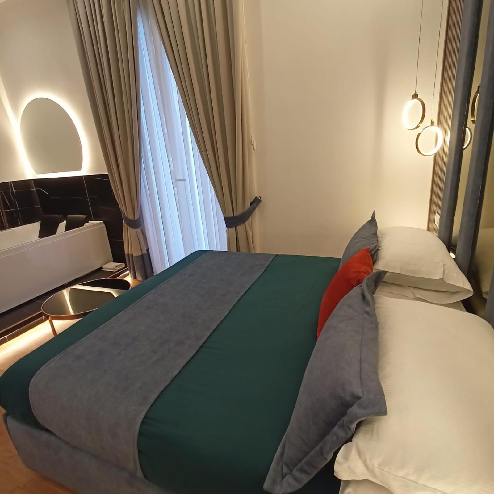 King Room with Spa Bath