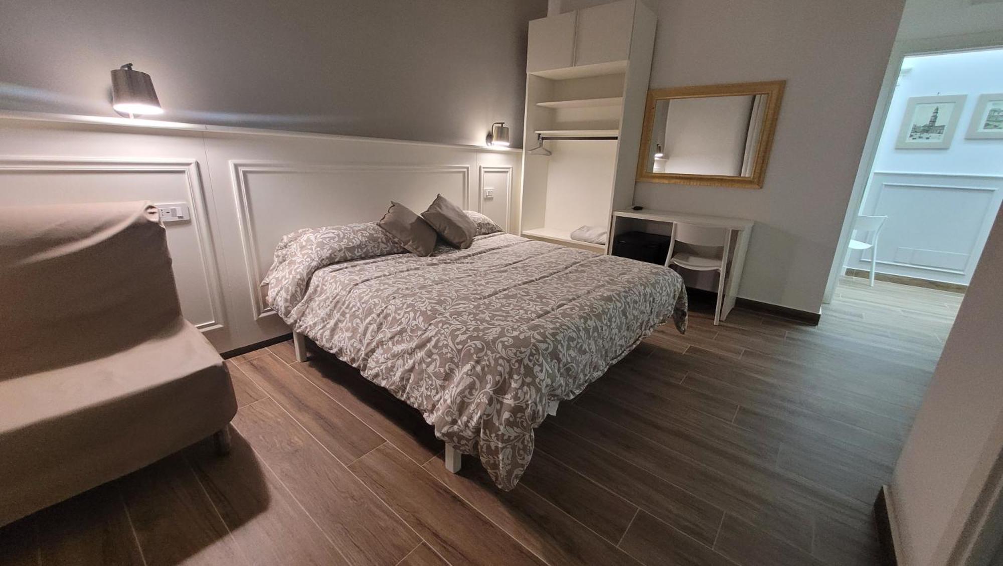 Dreibettzimmer mit Bad