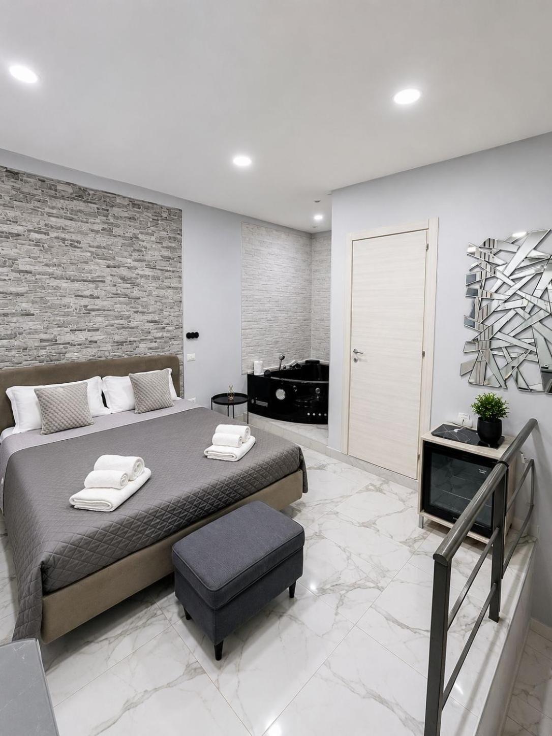 King Room with Spa Bath