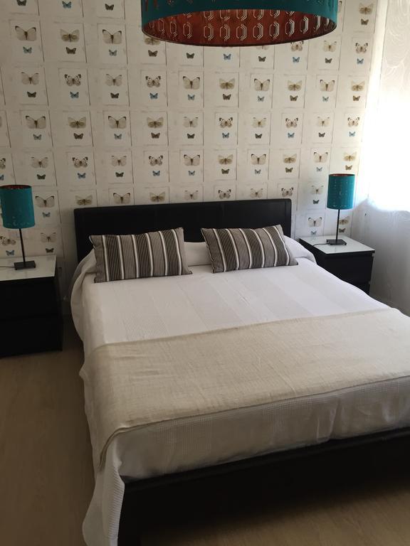 Deluxe Room (2 Adults + 1 Child)