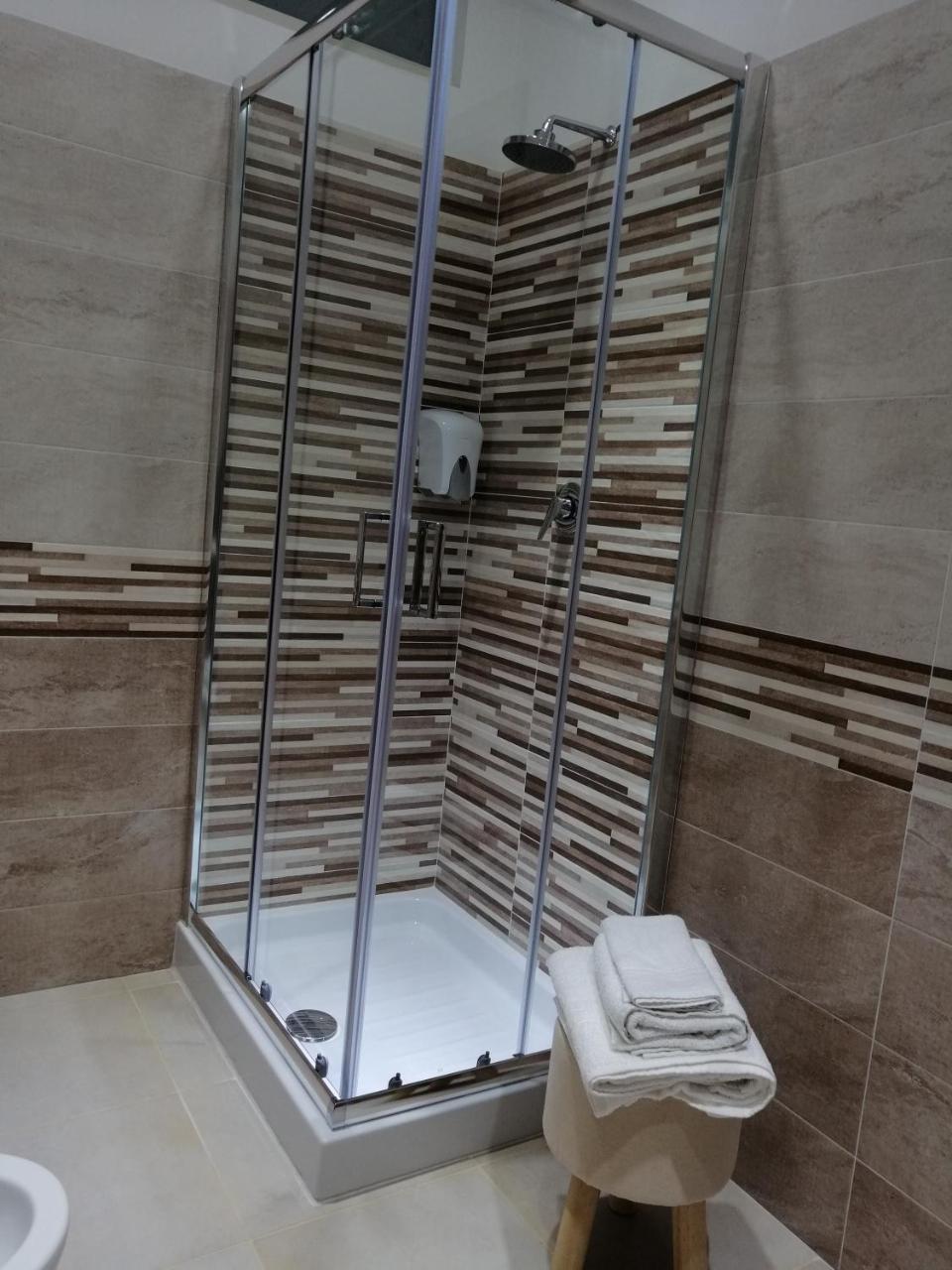 Dreibettzimmer mit eigenem Bad