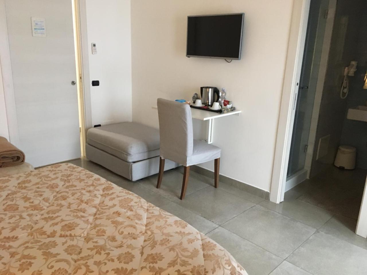 Quadruple Room Private Bathroom