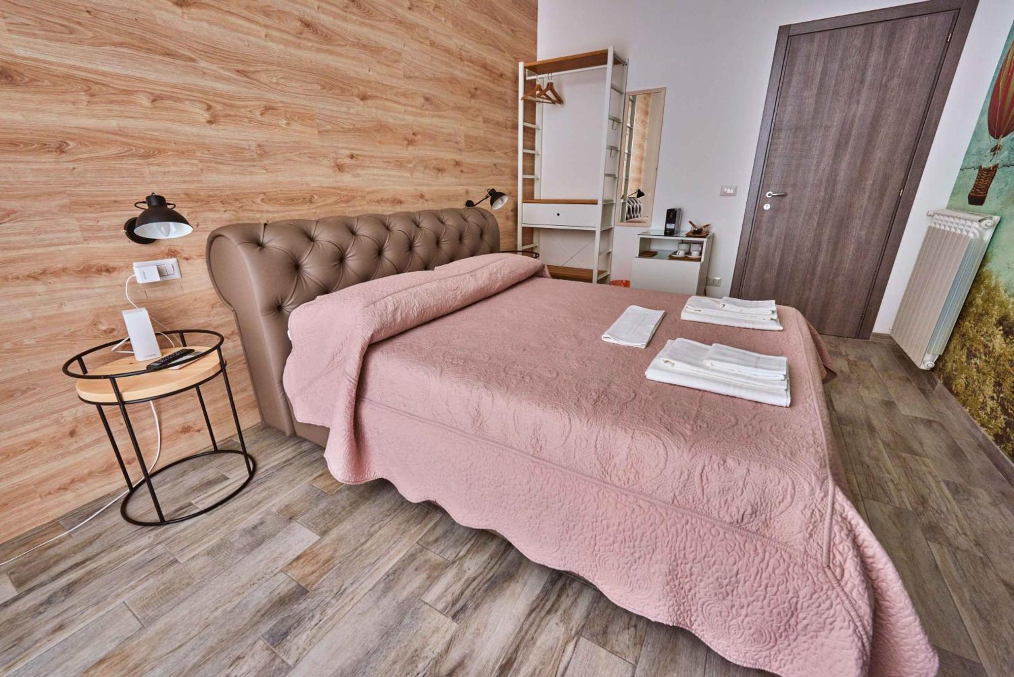 Double Room Private External Bathroom
