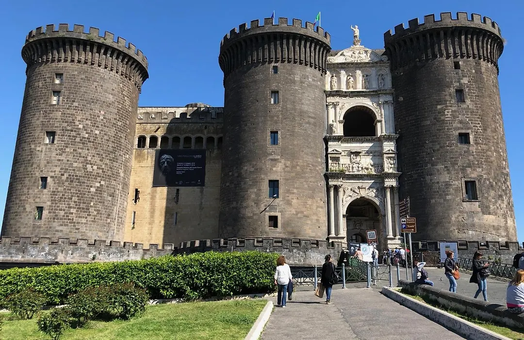 Piazza Bovio 22-1