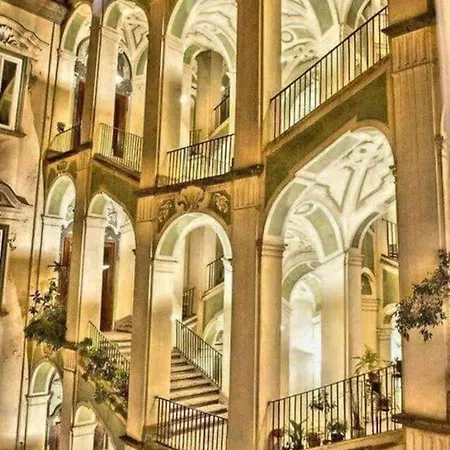 Downtown Napoli B&B - E Si Nun Canto Moro-3