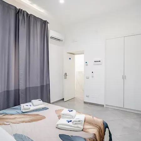 Duomo 34 Guest Room-2