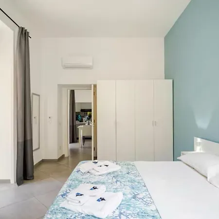 Duomo 34 Guest Room-3